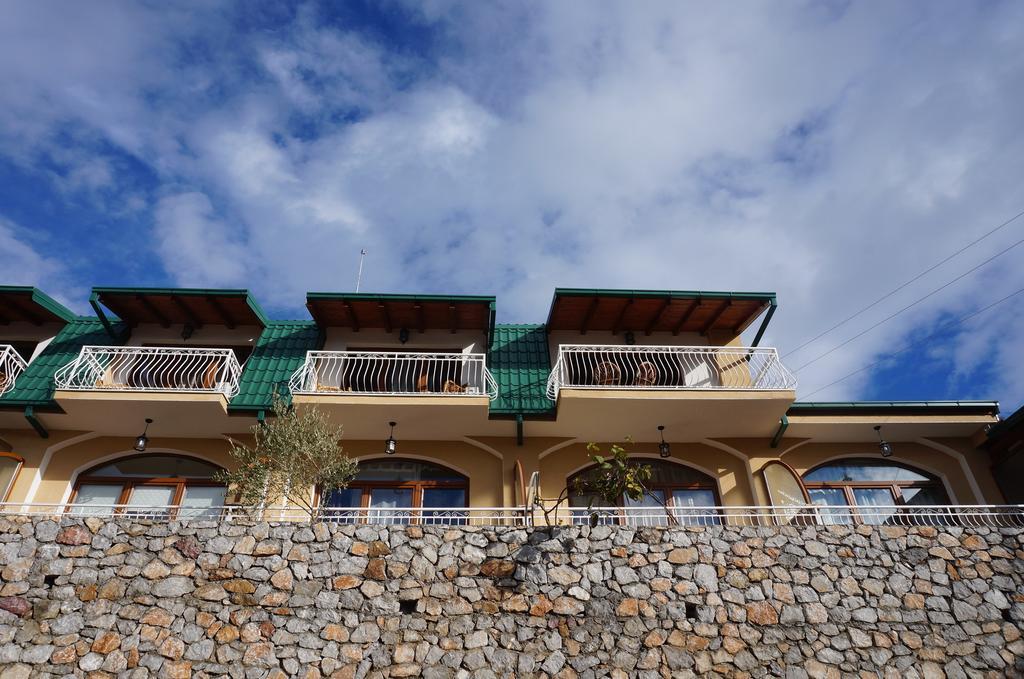 Bisera 4*